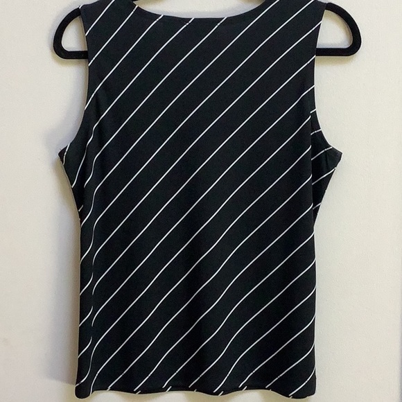 Liz Claiborne Sleeveless Top - Picture 3 of 3
